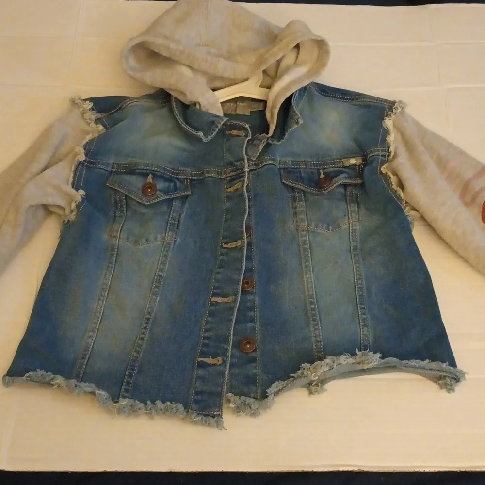 Lucky Brand Girls' Fleece Zip-up Hoodie Sweatshirt. Size 12/14